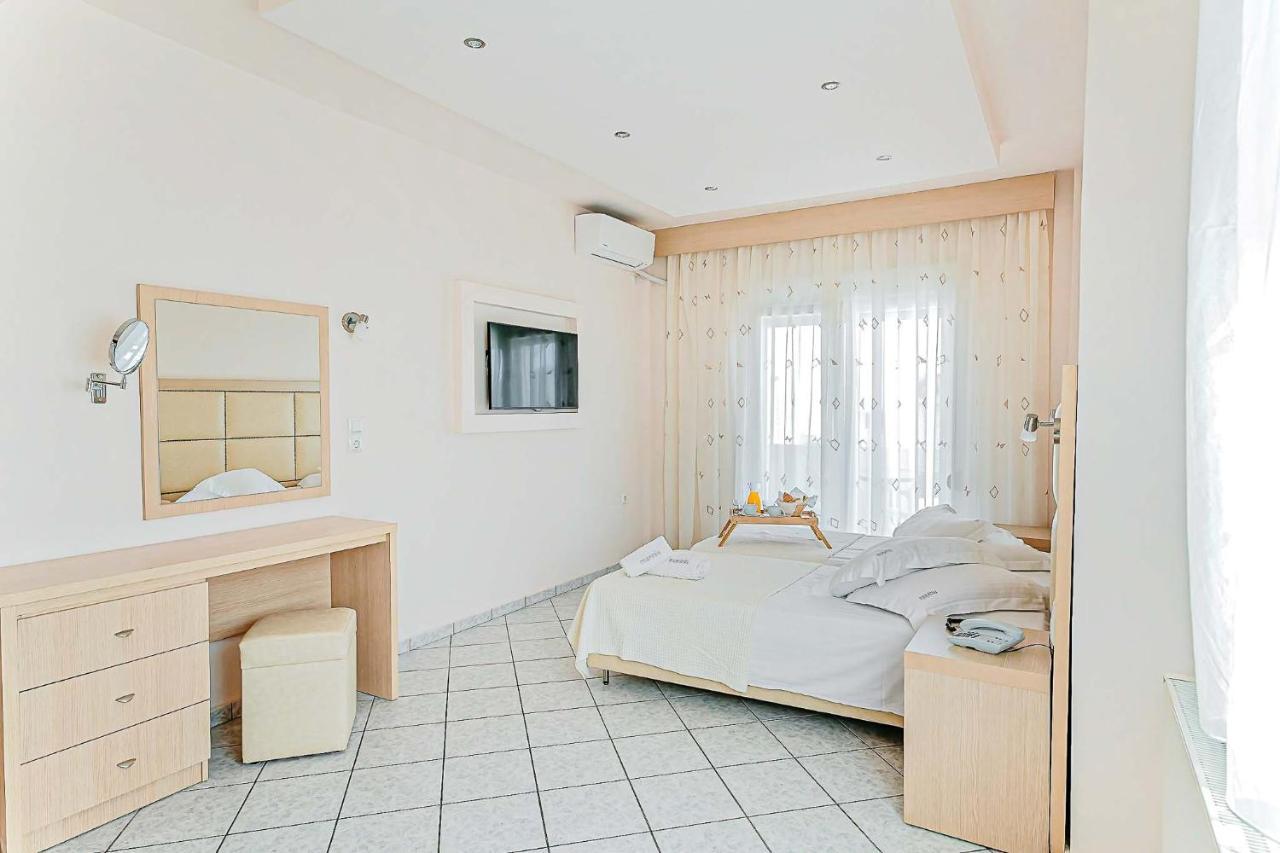 Marinis Boutique Rooms Nea Iraklitsa Exterior photo