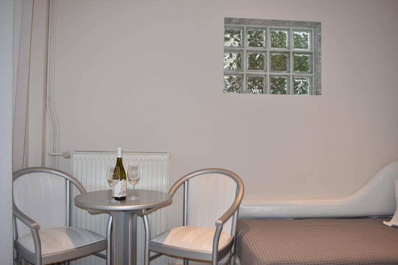 Marinis Boutique Rooms Nea Iraklitsa Exterior photo
