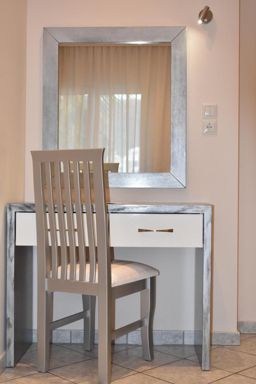 Marinis Boutique Rooms Nea Iraklitsa Exterior photo