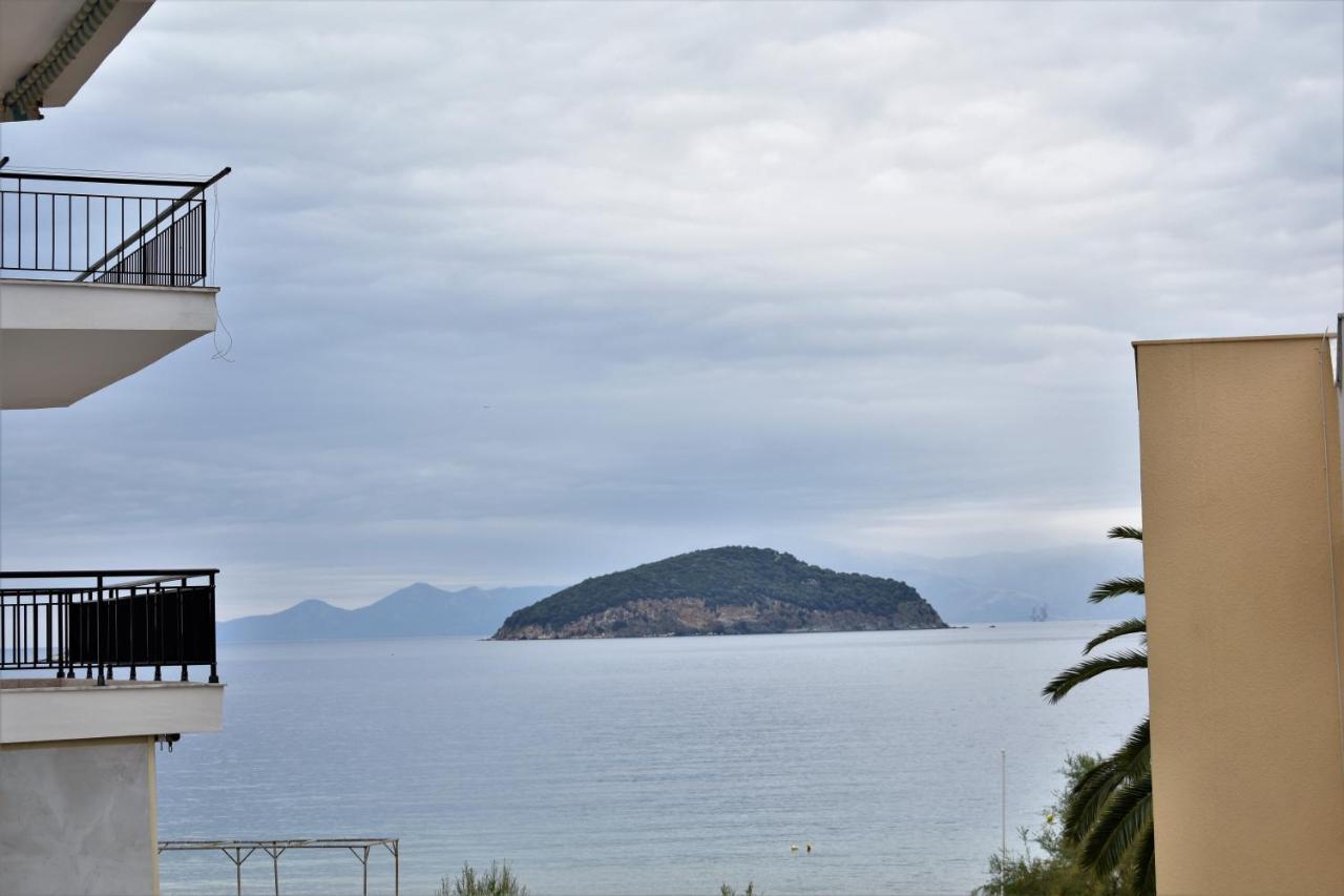 Marinis Boutique Rooms Nea Iraklitsa Exterior photo