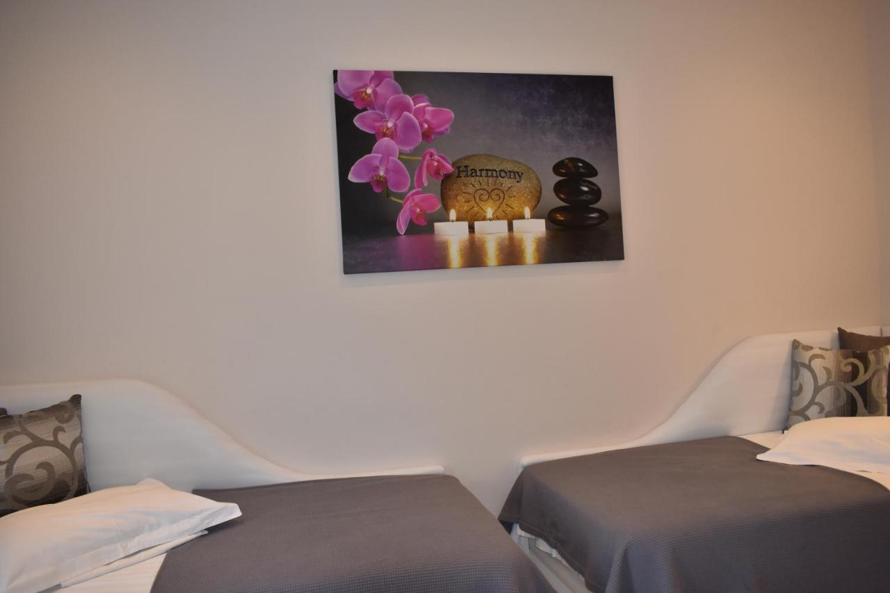 Marinis Boutique Rooms Nea Iraklitsa Exterior photo