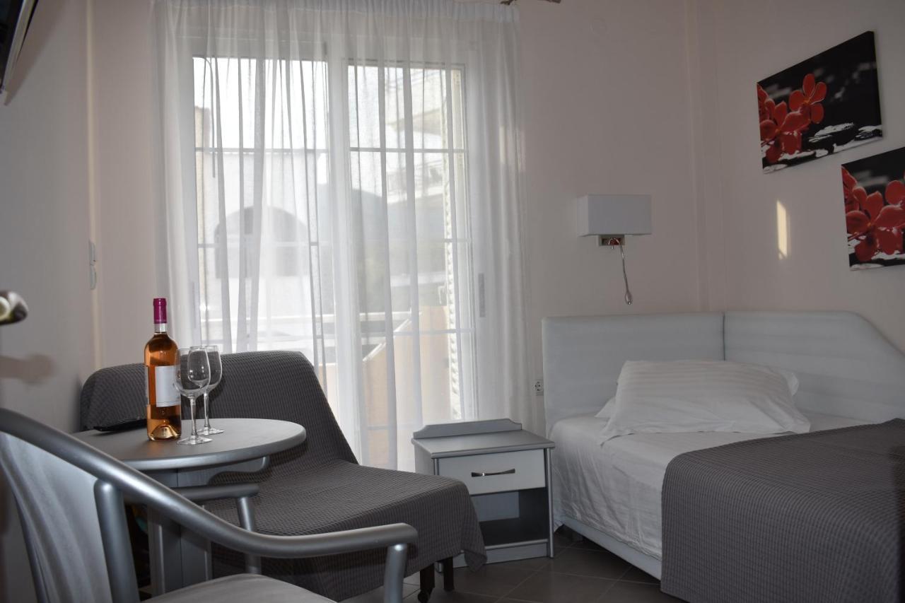 Marinis Boutique Rooms Nea Iraklitsa Exterior photo